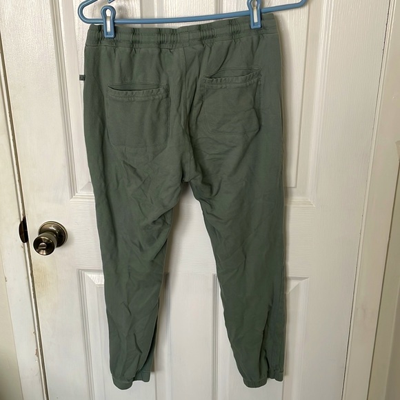 Lightweight joggers - Picture 2 of 2